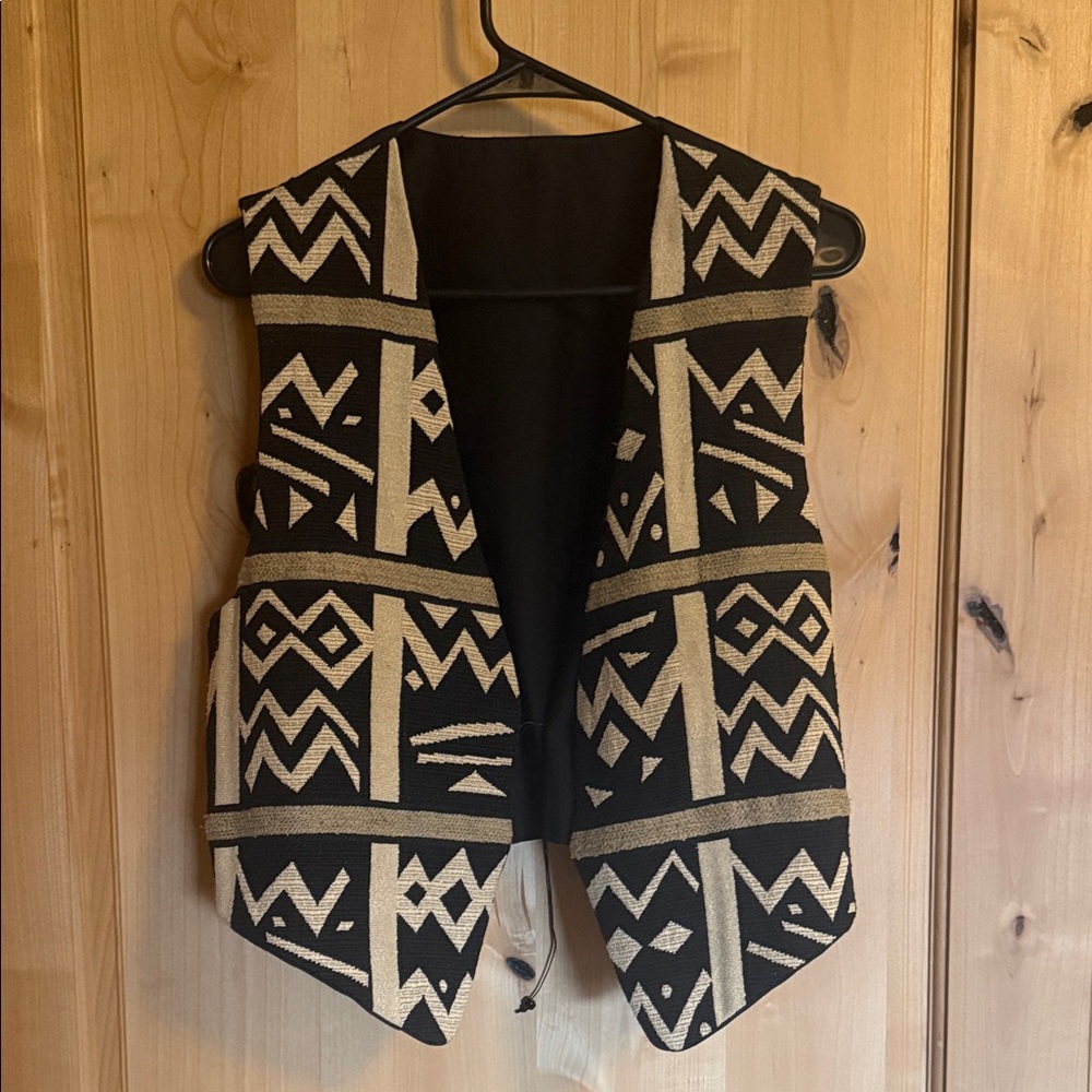 Vintage-Western Black and Cream Vest